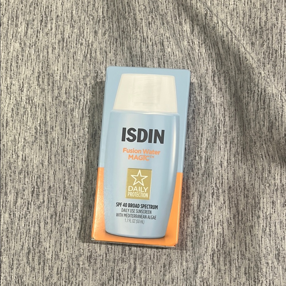 ISDIN Fusion Water Magic SPF 40 Suncare